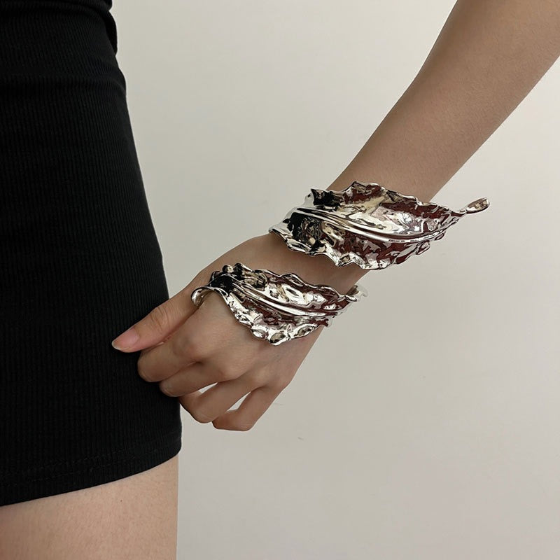 Retro gold leaf spiral wound open bracelet for women delicate metal leaf bracelet