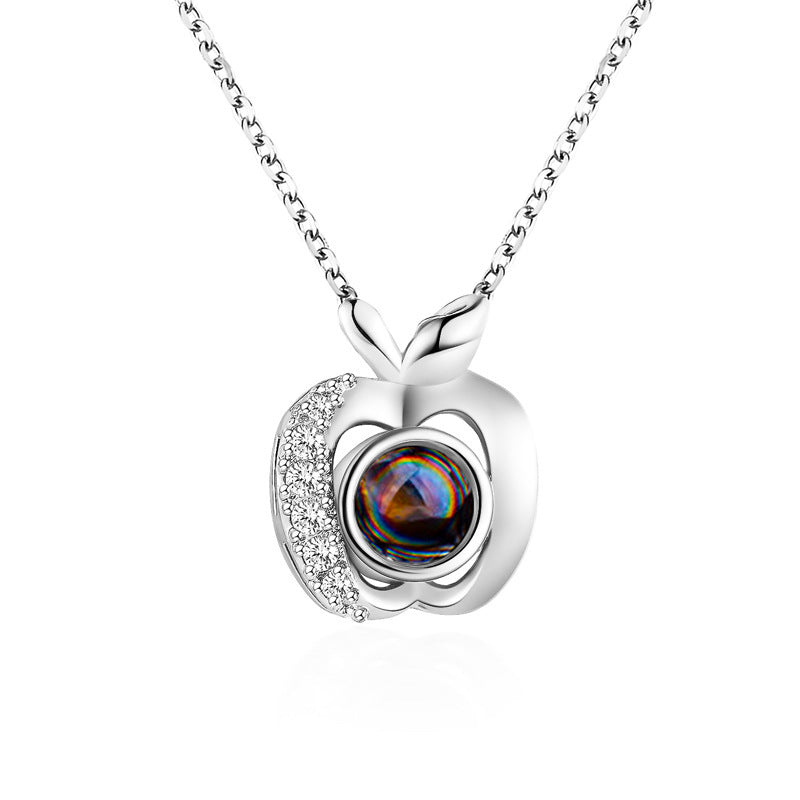 Diamond studded heart-shaped projection necklace in 100 languages. I love you, heart-shaped pendant, couple necklace